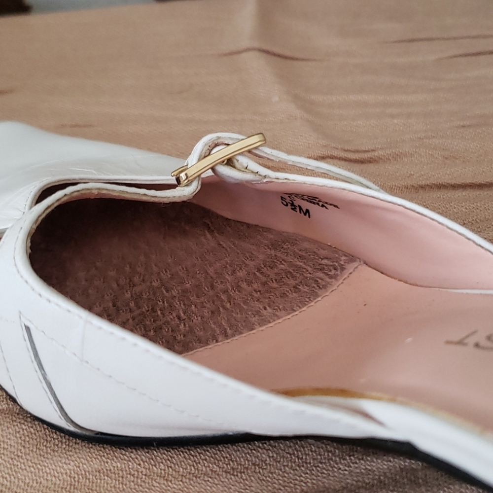 Liz Claiborne leather low heels - Picture 8 of 15